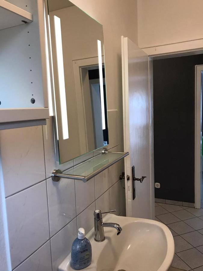 Grosse Ferienwohnung An Der Rheinpromenade Three Duisburg Dış mekan fotoğraf