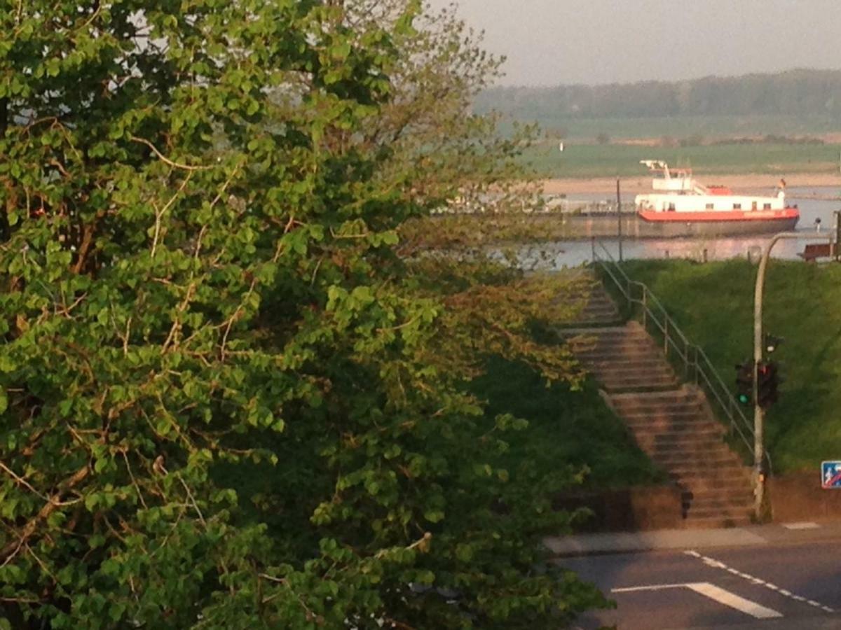Grosse Ferienwohnung An Der Rheinpromenade Three Duisburg Dış mekan fotoğraf